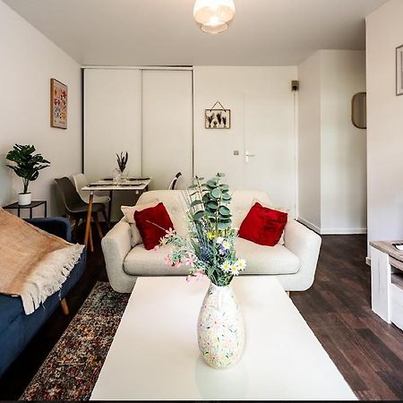 Ferienwohnung Le Havre De Paix A Suresnes Exterior foto
