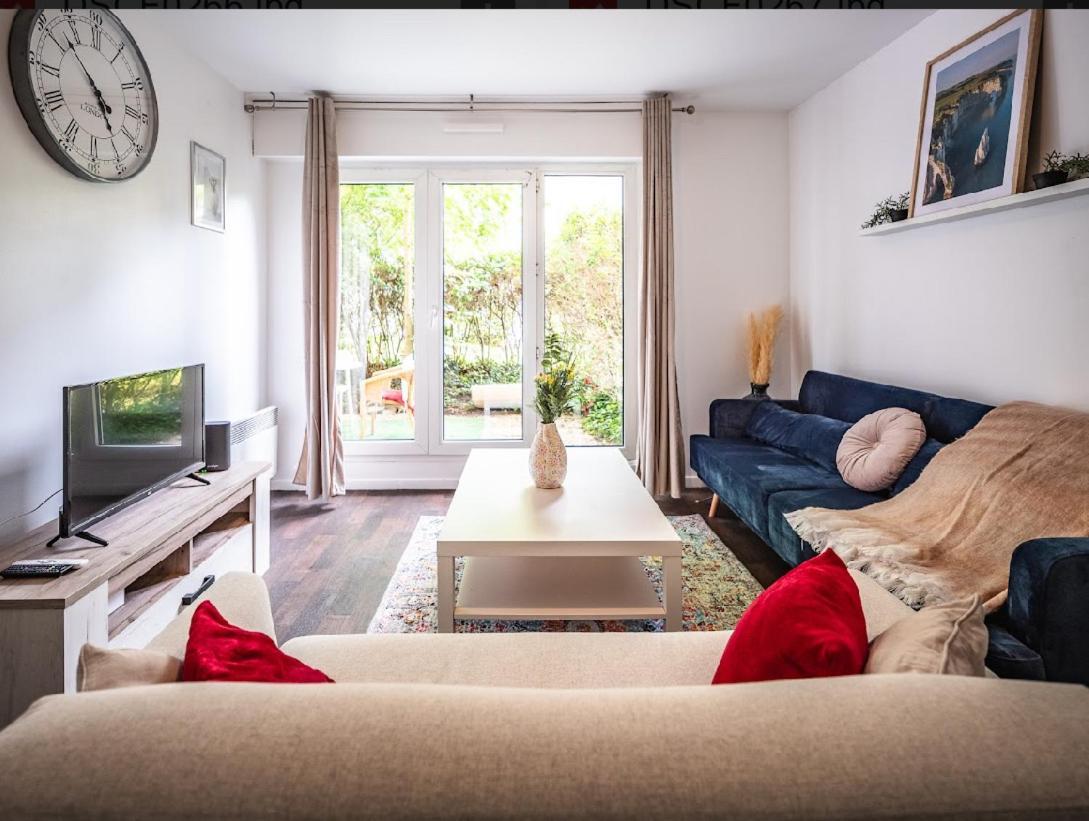 Ferienwohnung Le Havre De Paix A Suresnes Exterior foto